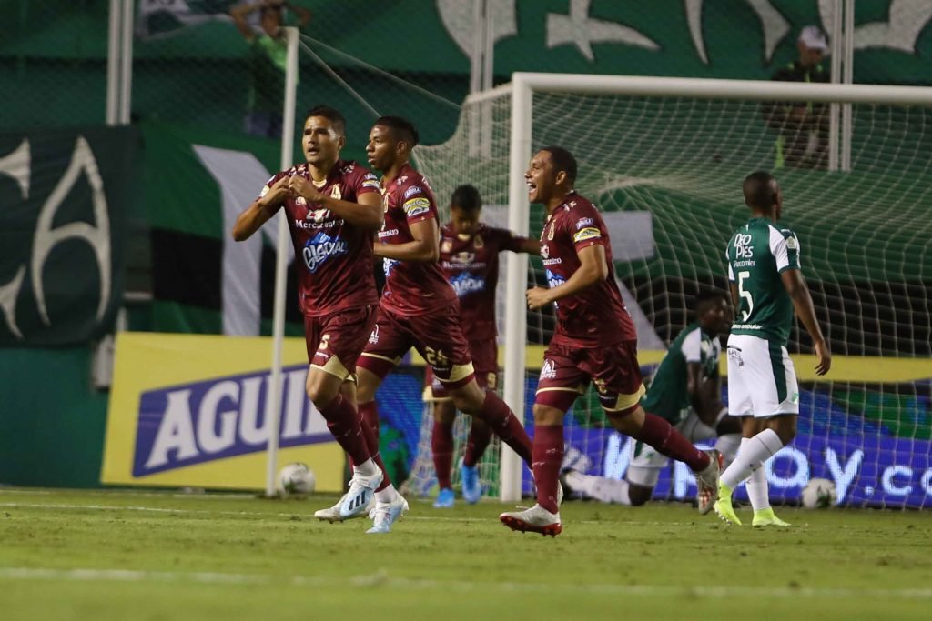 UNA NOCHE “AGRIDULCE” PARA EL VINOTINTO Y ORO
