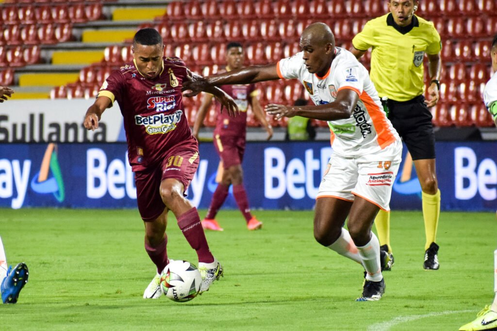 BUEN FUTBOL EN EL MURILLO, DEPORTES TOLIMA VENCIÓ A ENVIGADO
