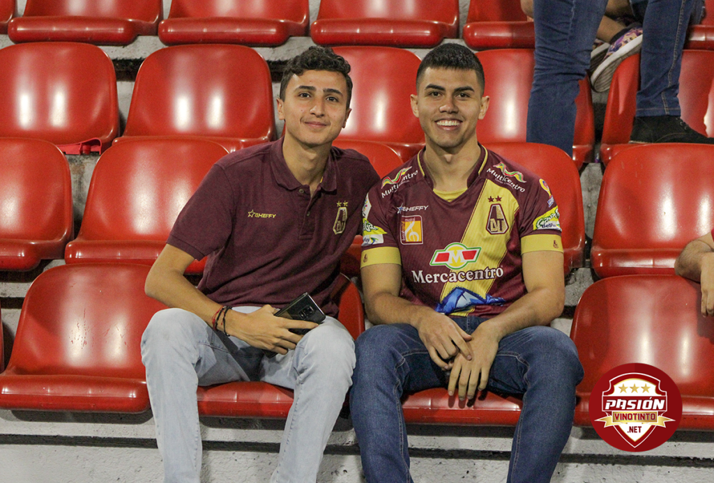 HINCHAS FIELES – GALERÍA