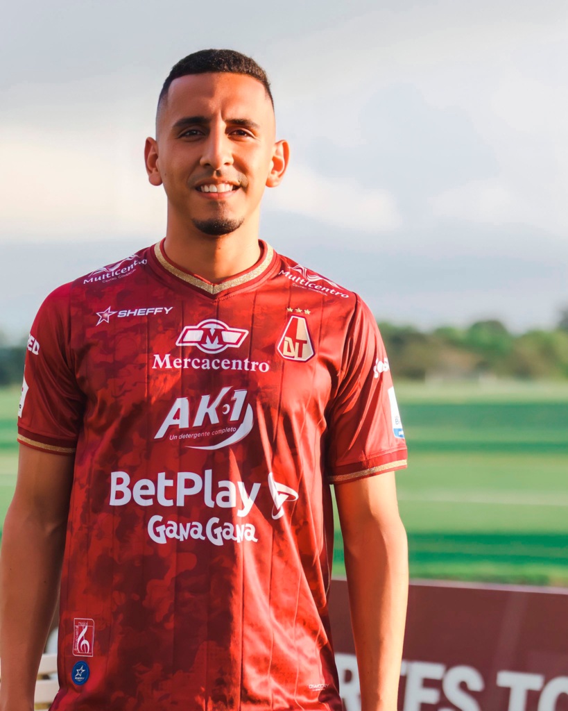 CONOZCA A CARLOS ESPARRAGOZA, EL TALENTOSO MEDIOCAMPISTA QUE LLEGA A DEPORTES TOLIMA.