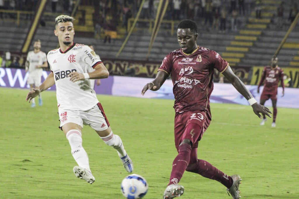 LEIDER RIASCOS EN EL RADAR DE LA EQUIDAD, SERÁ BAJA DEL DEPORTES TOLIMA