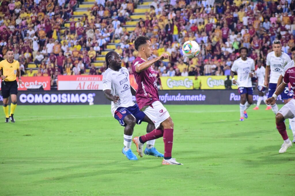 El tiburón se ahogó en la caldera del pijao: Tolima derrotó 1-0 al Junior y es líder del grupo B