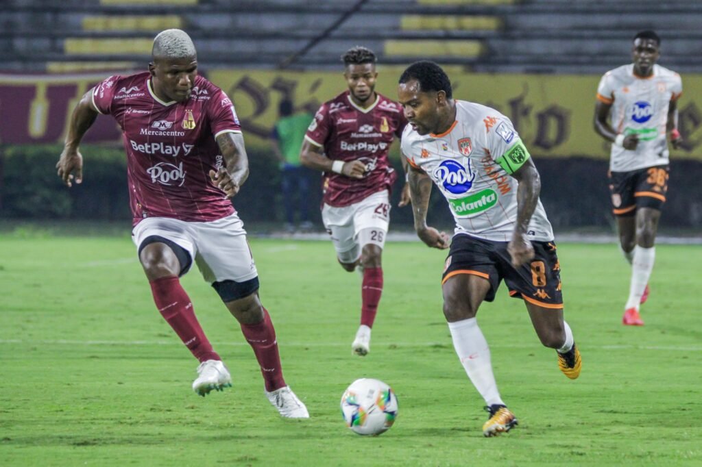 Un partido de contrastes diferentes: Tolima visita a Envigado por la fecha 15